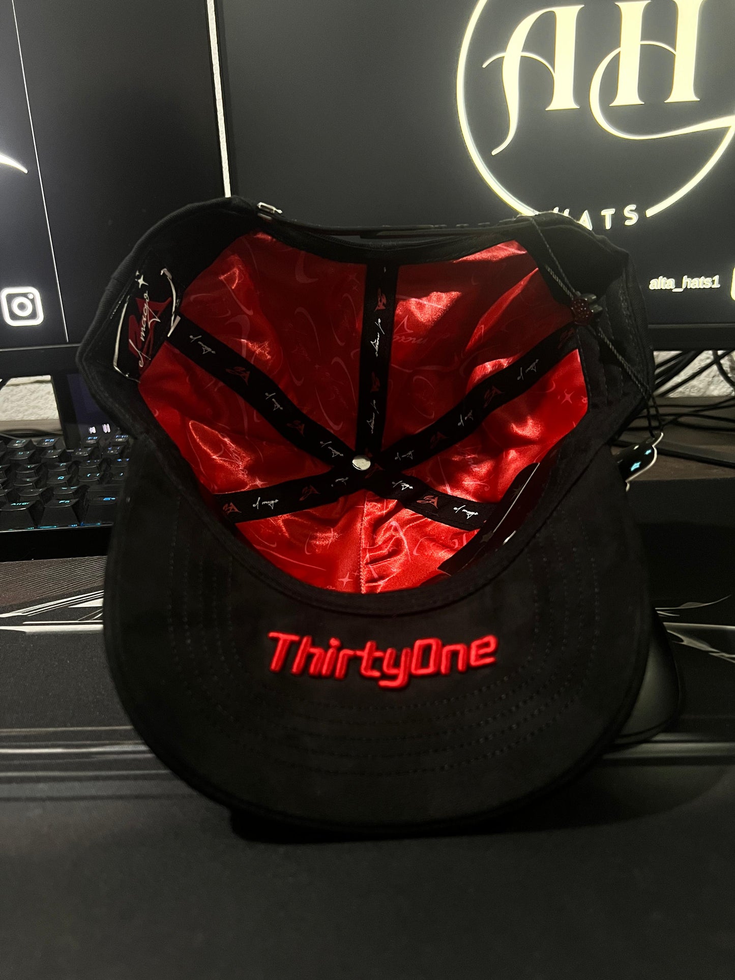 Thirty One Hats X El Mago